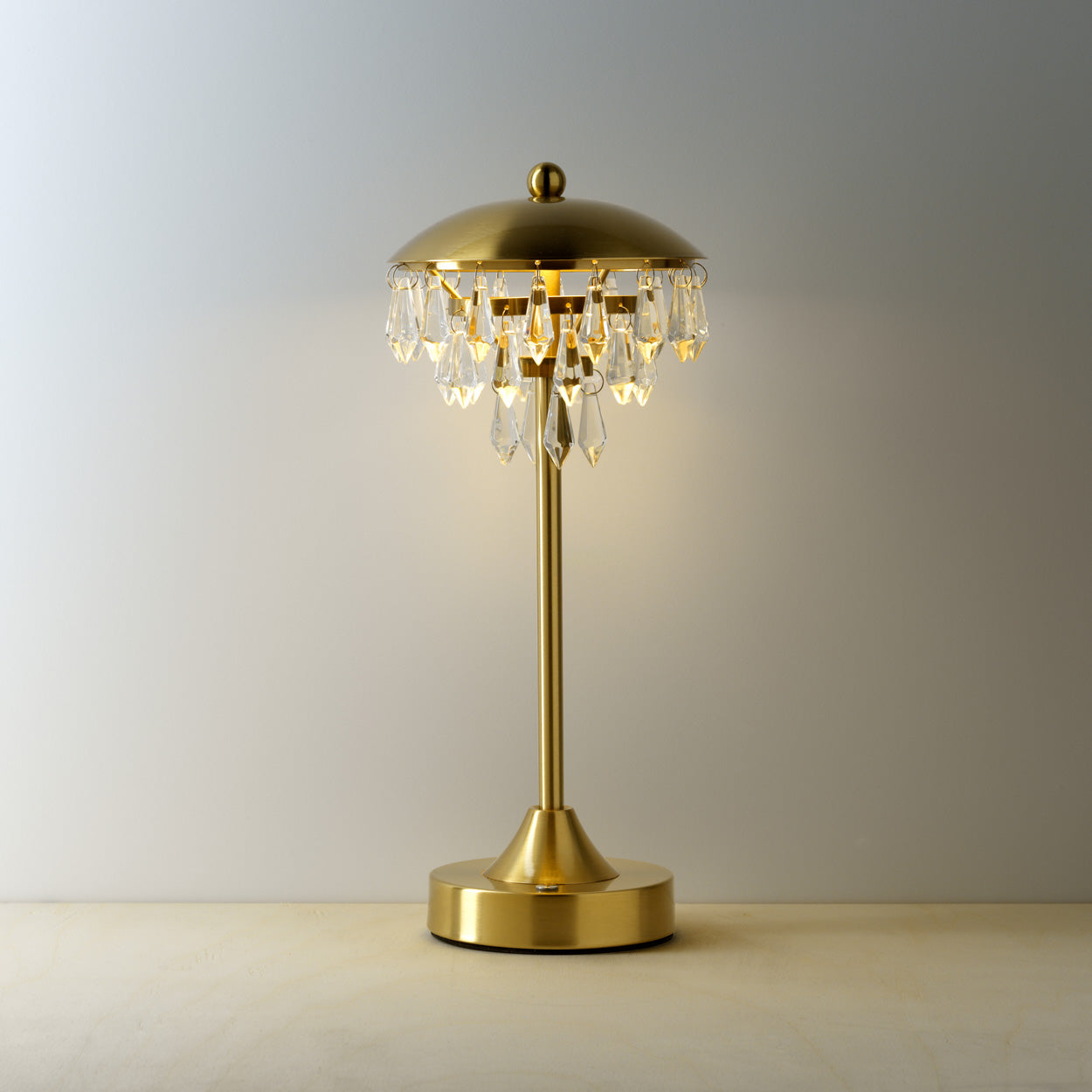 La lámpara de mesa LED Chandelette