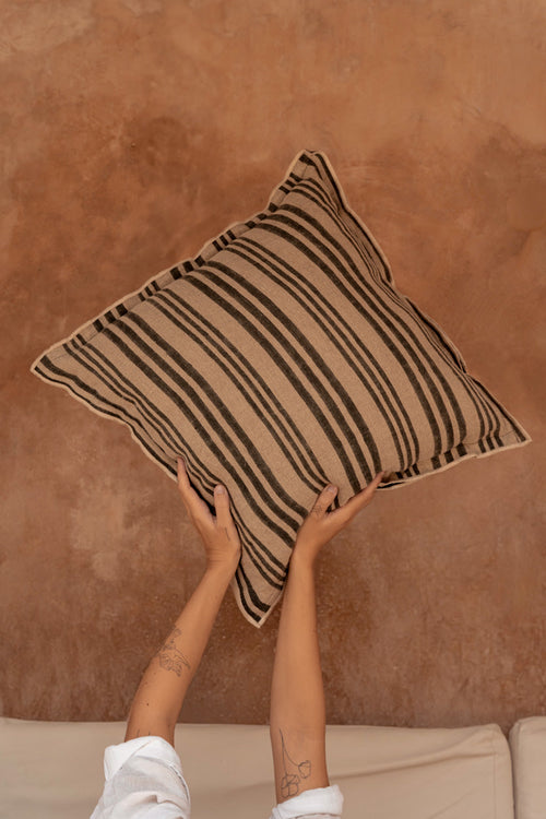 Funda de cojín The Nordic Stripe - Negro natural - 50x50