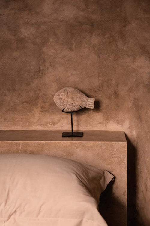 Fish stone on stand - S