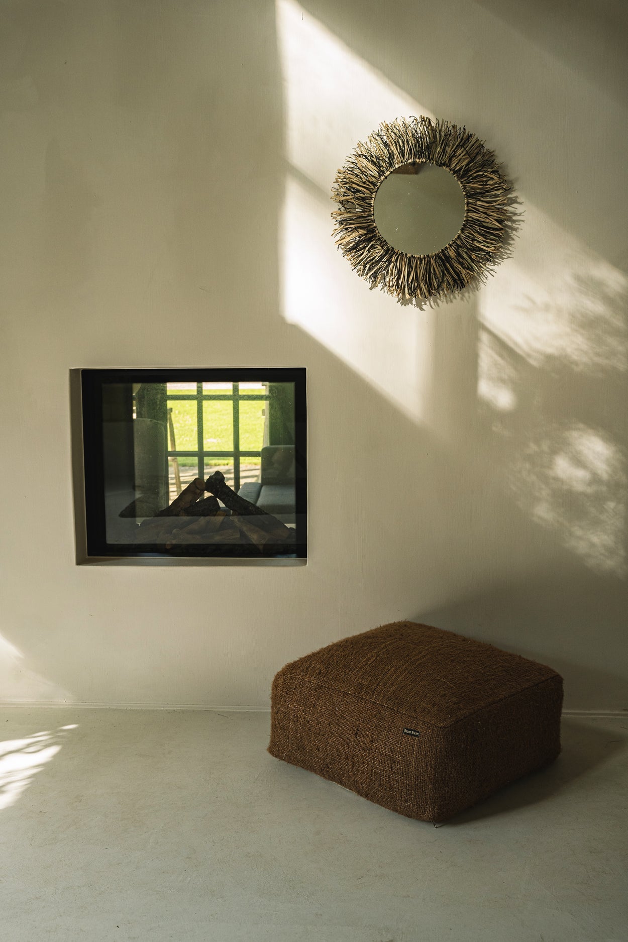 Espejo con flecos The Raffia - Negro natural - M
