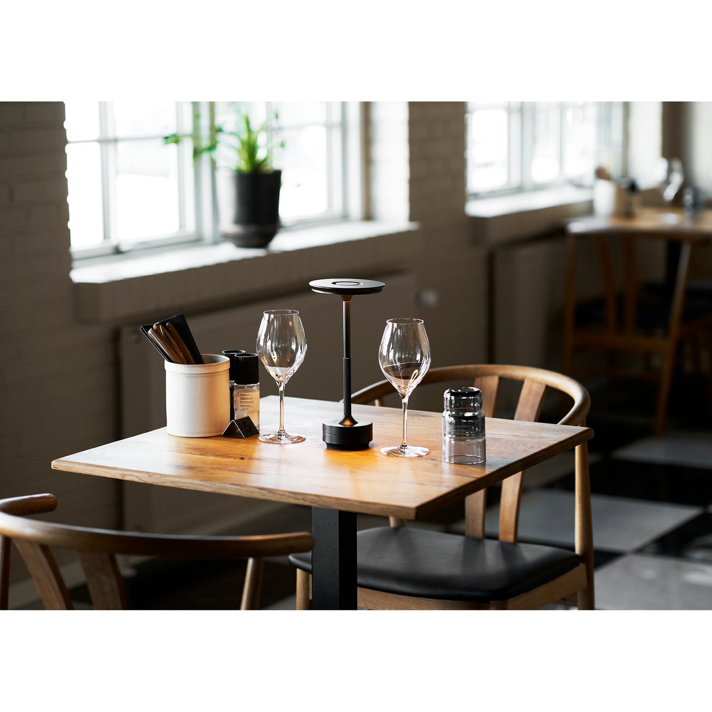 Lámpara de mesa Lyneham - Negro