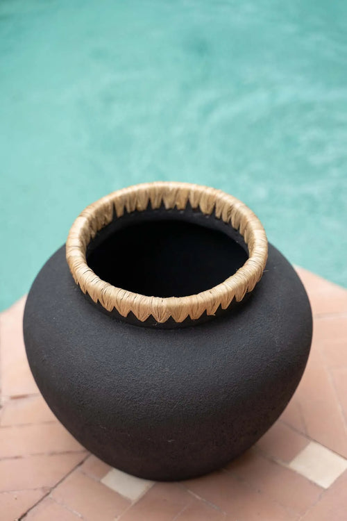 The Styly Vase - Natural Black - M