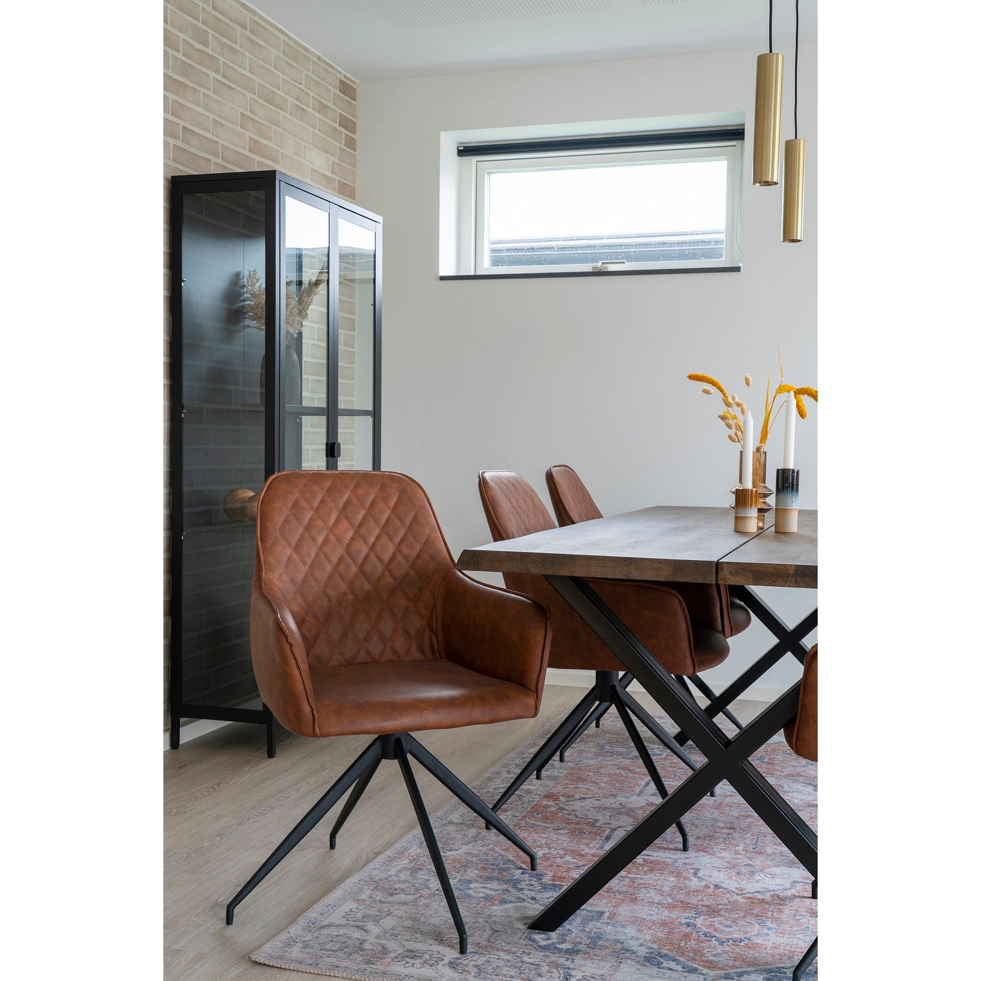 Silla de comedor Harbo con giro - Marrón