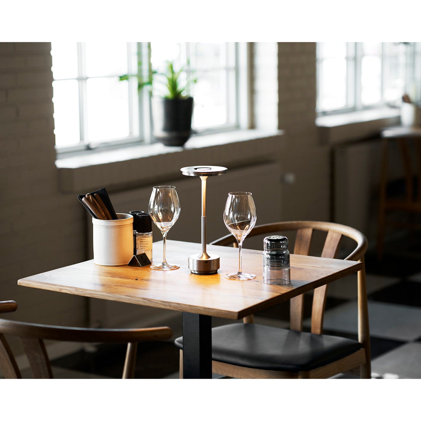 Lámpara de mesa Lyneham - Plata