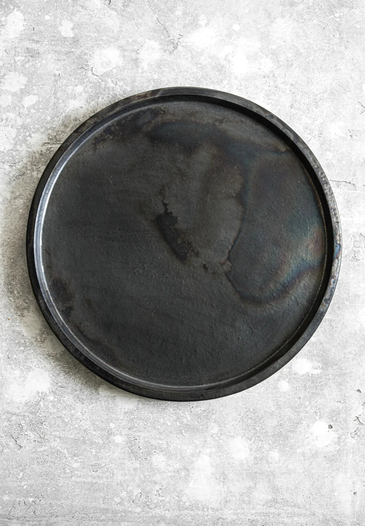 The Burnt Terracotta Plate - Black - L