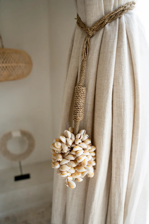 The pink shell tassel
